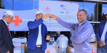 ማኅበሩ የአምቡላንስና የህክምና ቁሳቁሶች ድጋፍ አደረገ