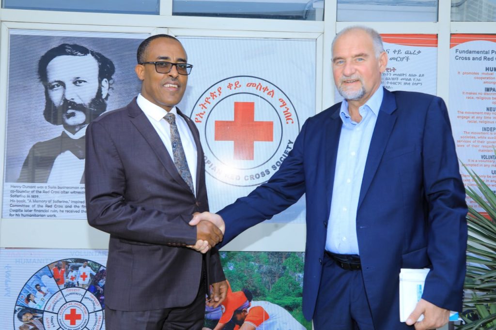 ERCS Holds Discussions with World Food Program Officials on Humanitarian Cooperation